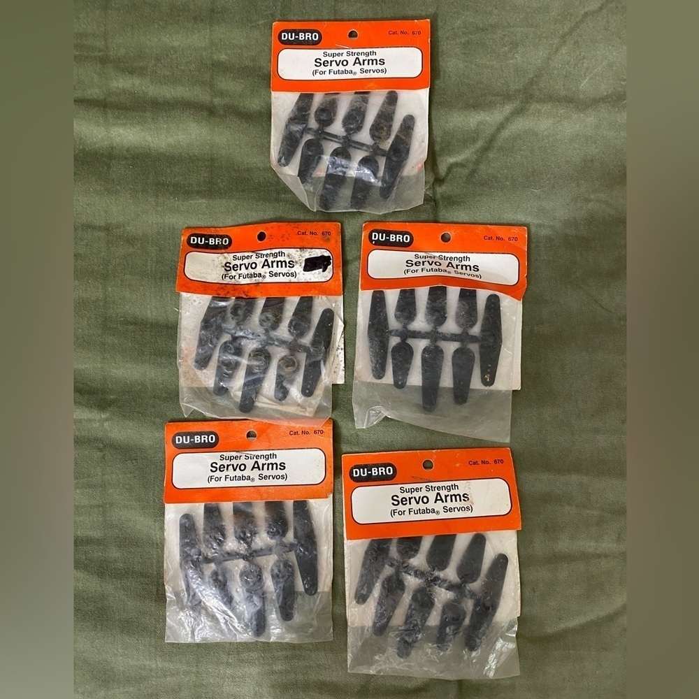 DU-BRO Super Strength Servo Arms
(For Futaba® Servos). Set of 5 packs. OSB